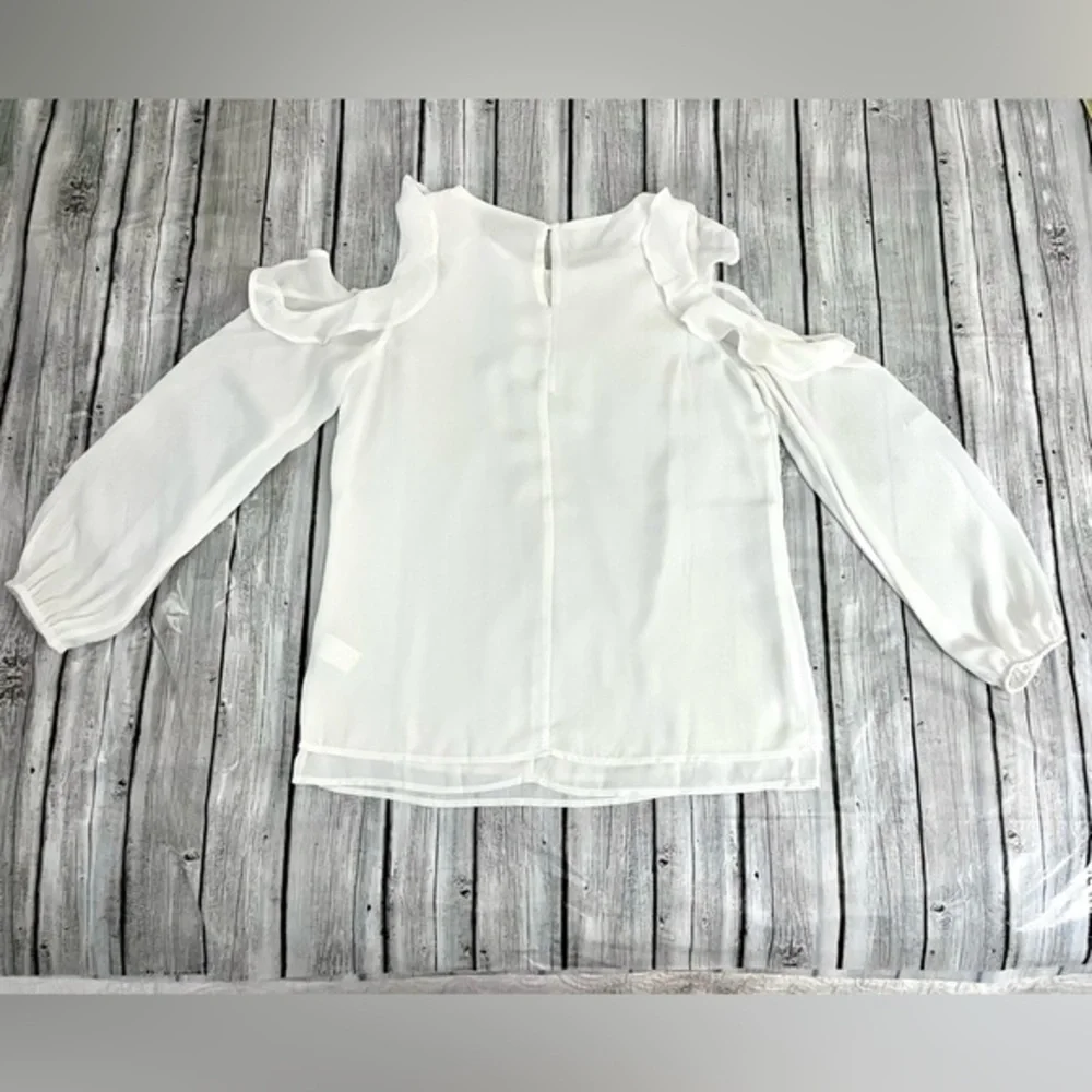 BLVD Women’s White Long Sleeve Blouse Cold Shoulder Style Size Medium